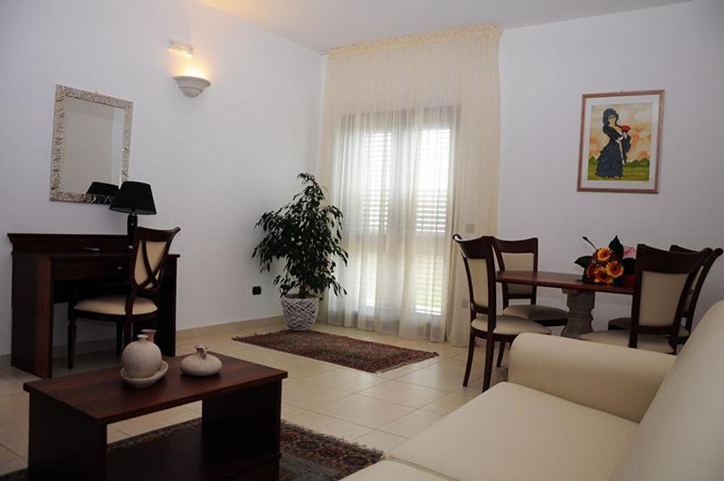 Agri Hotel Conte Salentino 산티시도로 외부 사진